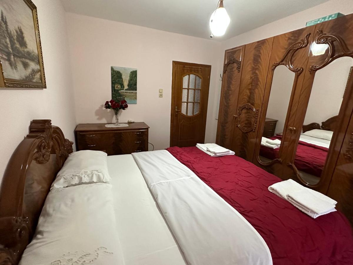 Hoxha House Hotel Krujë Buitenkant foto