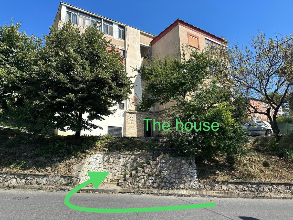 Hoxha House Hotel Krujë Buitenkant foto
