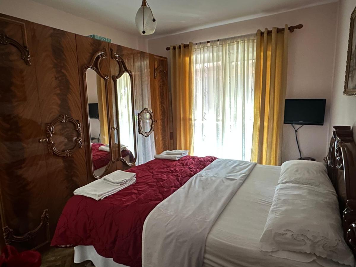 Hoxha House Hotel Krujë Buitenkant foto